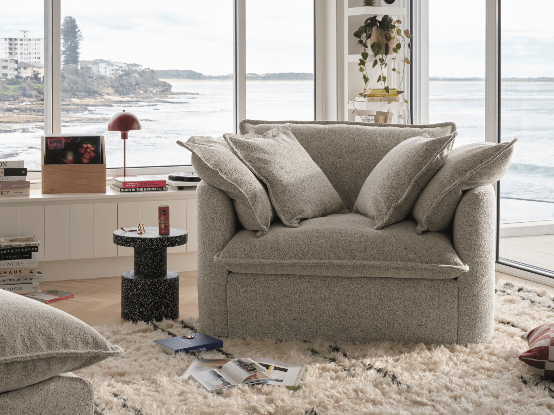 TAMCOPY:TAM_AL_ARMCHAIR_W_05-1_LIFESTYLE.png