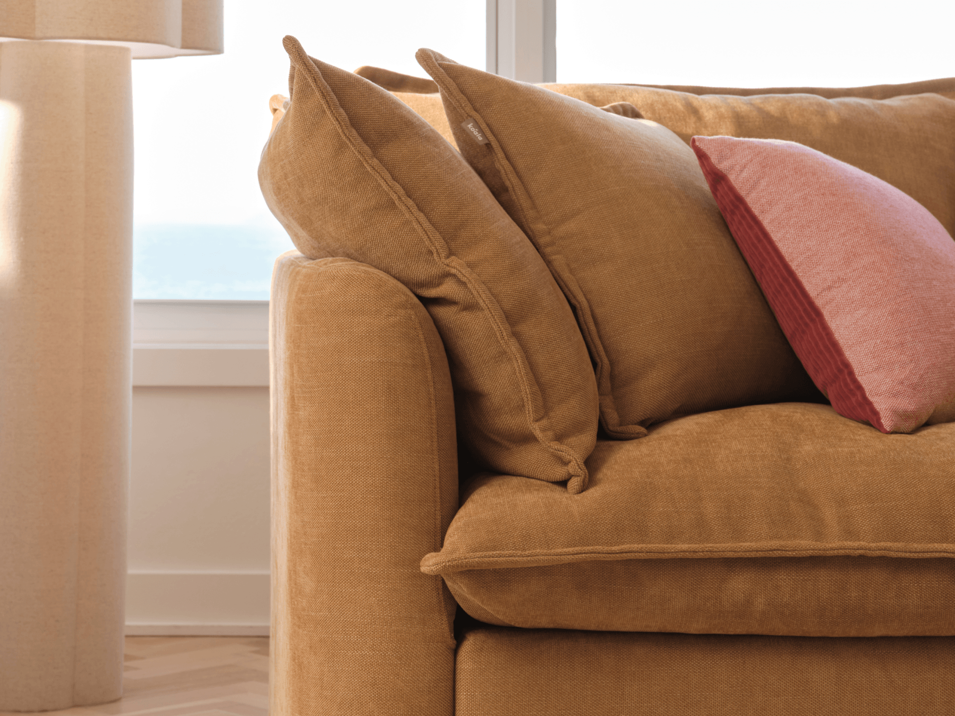 TAMCOPY:TAM_BA_ARMCHAIR_W_07_LIFESTYLE.png