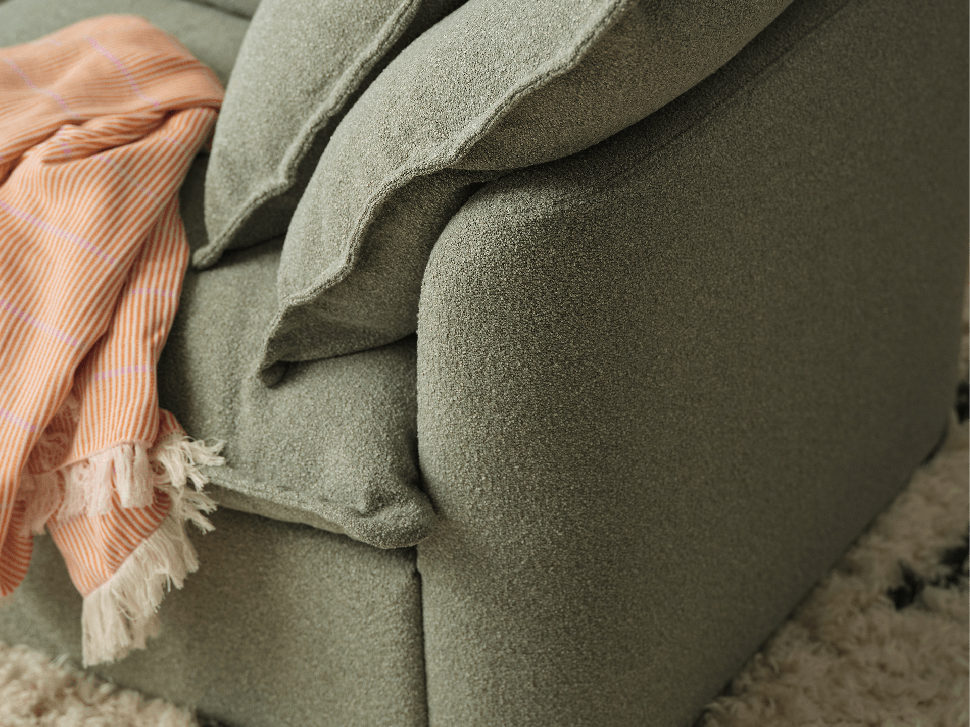 TAMCOPY:TAM_FG_ARMCHAIR_W_07_LIFESTYLE.png