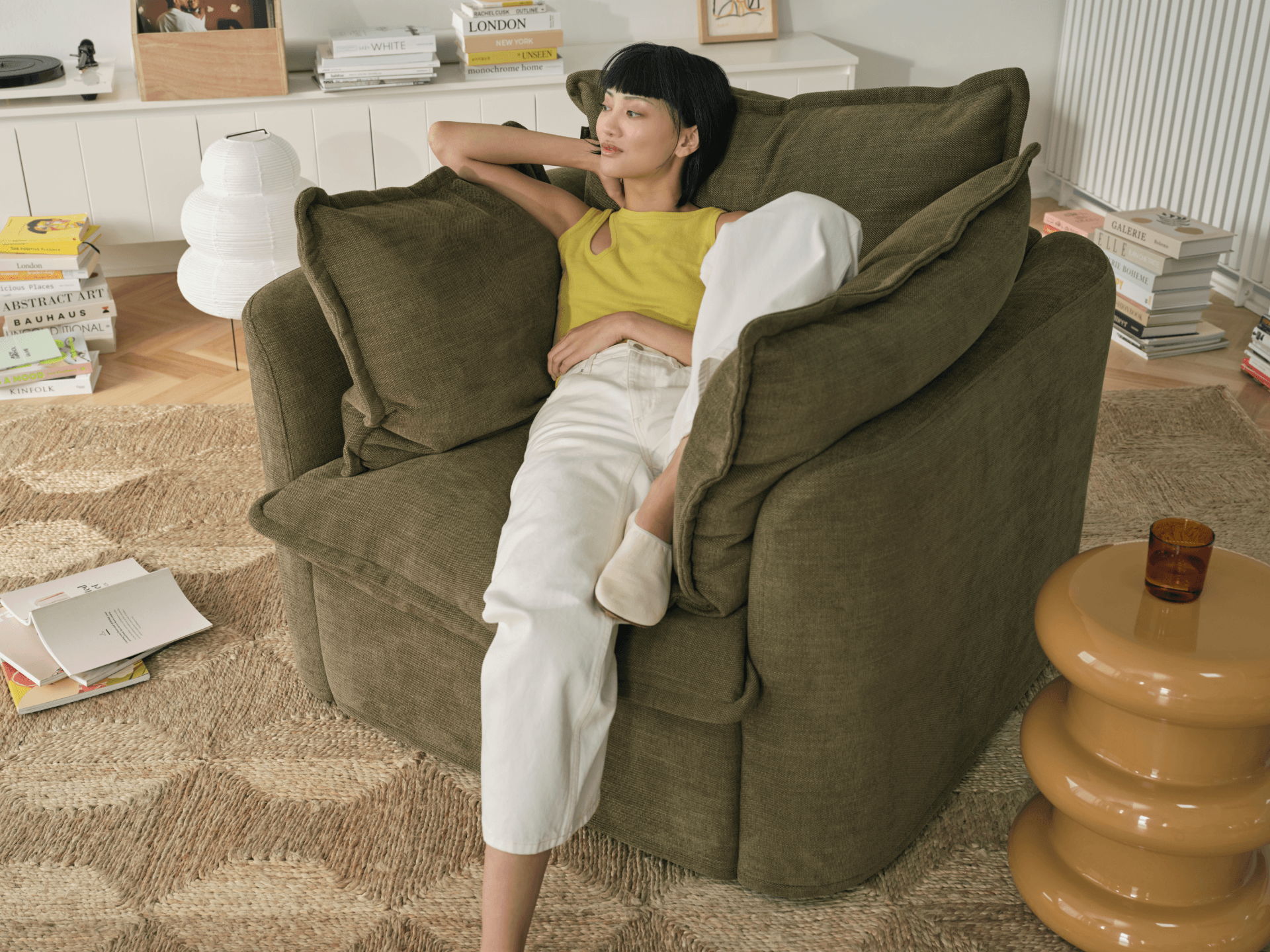 TAMCOPY:TAM_FW_ARMCHAIR_R_06_LIFESTYLE.png
