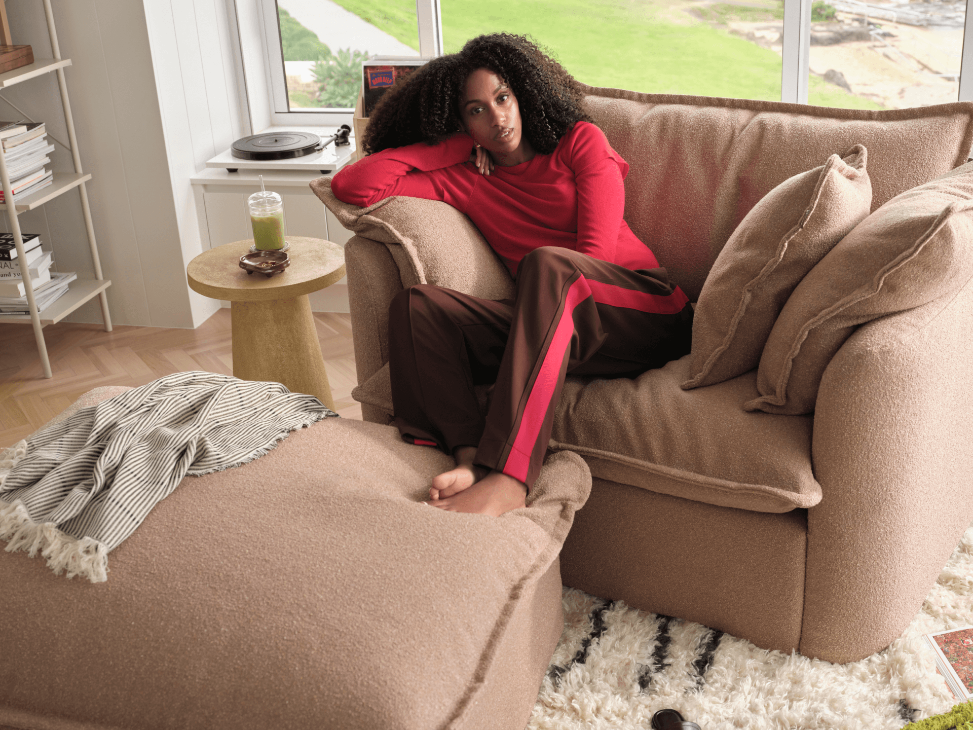 TAMCOPY:TAM_PB_ARMCHAIR_W_06_LIFESTYLE.png