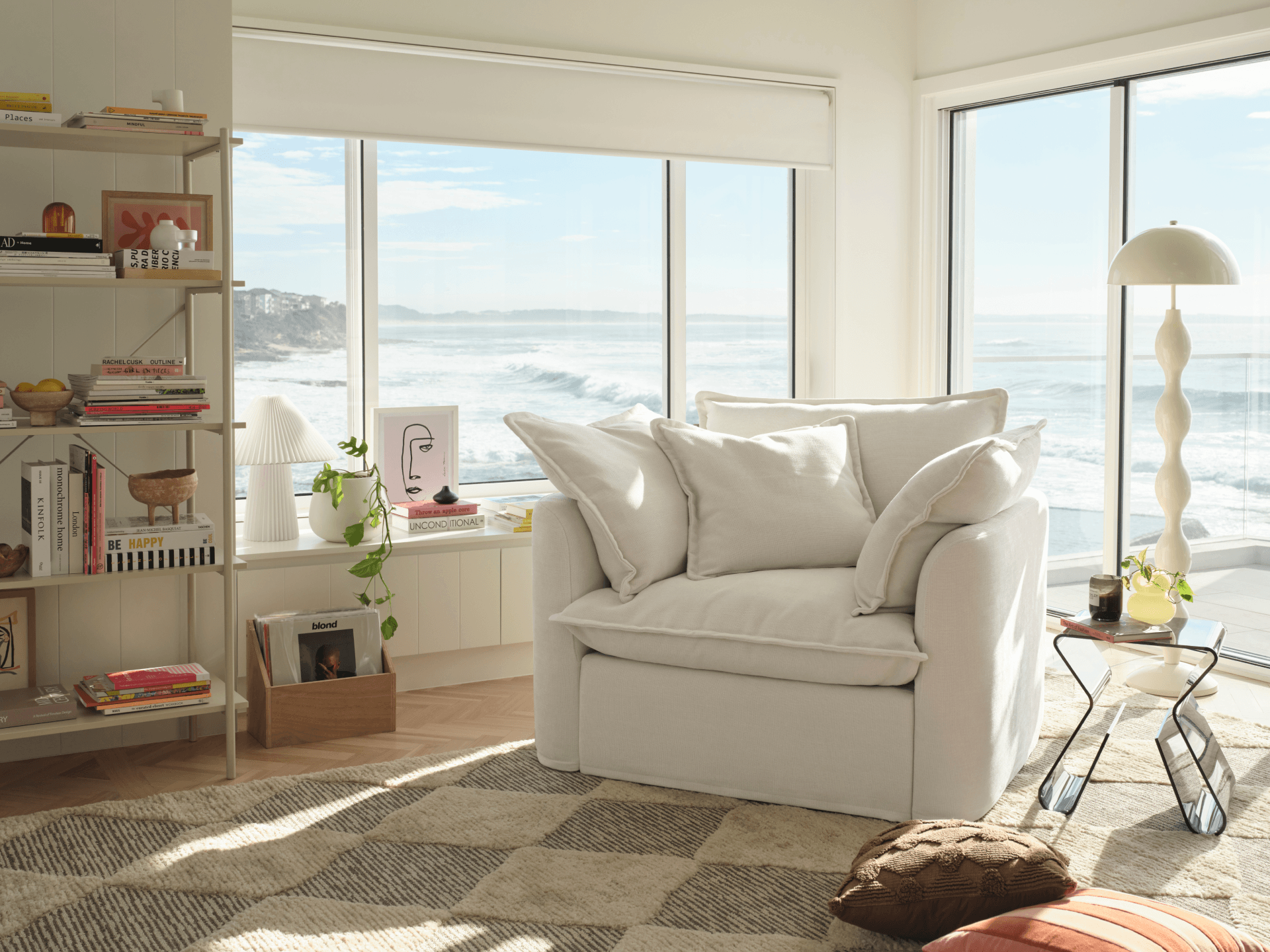 TAMCOPY:TAM_WC_ARMCHAIR_W_05-1_LIFESTYLE.png