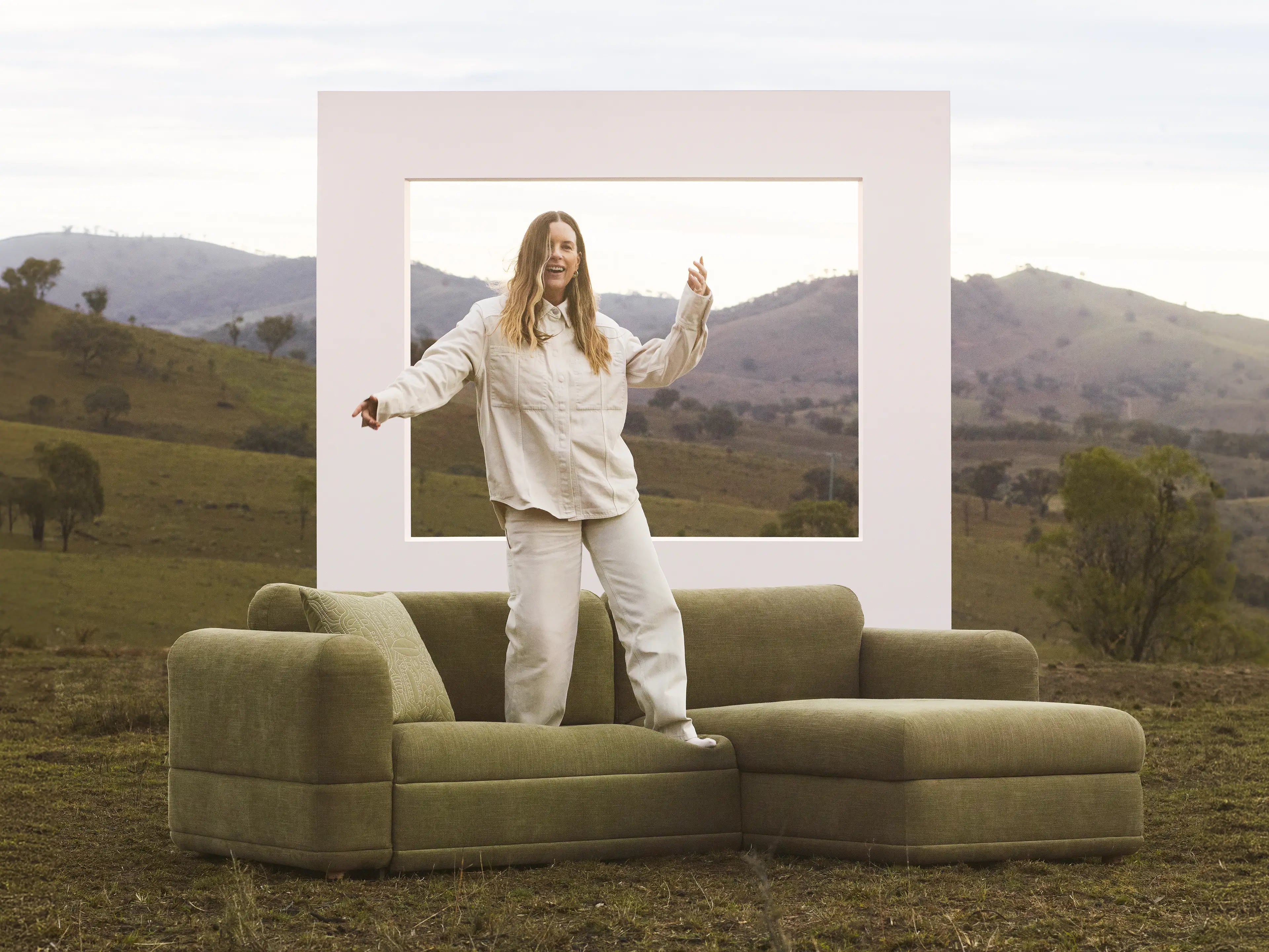 Wanda Sofa Bed - 99" Queen / Australia 01 (Pantone)